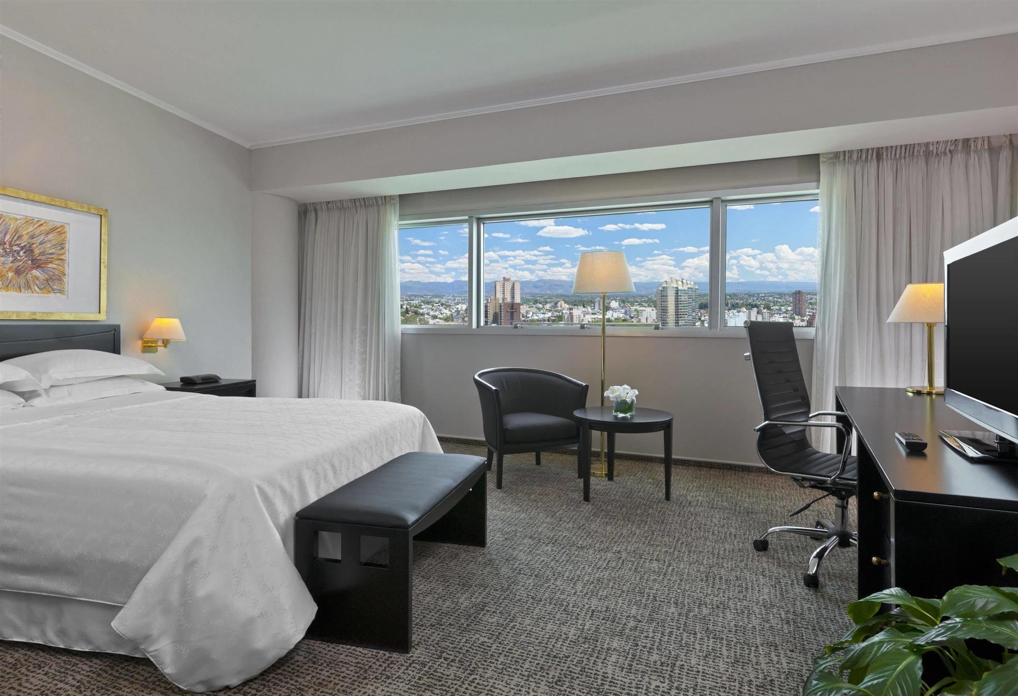 Hotel Quinto Centenario 5*